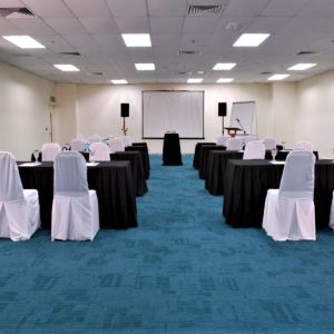 meeting-room-venue-Corporate-Meeting-Setup-3